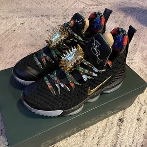 Lebron 16 KC “Watch The Throne”- Men’s size 8.5 or Women’s size 10